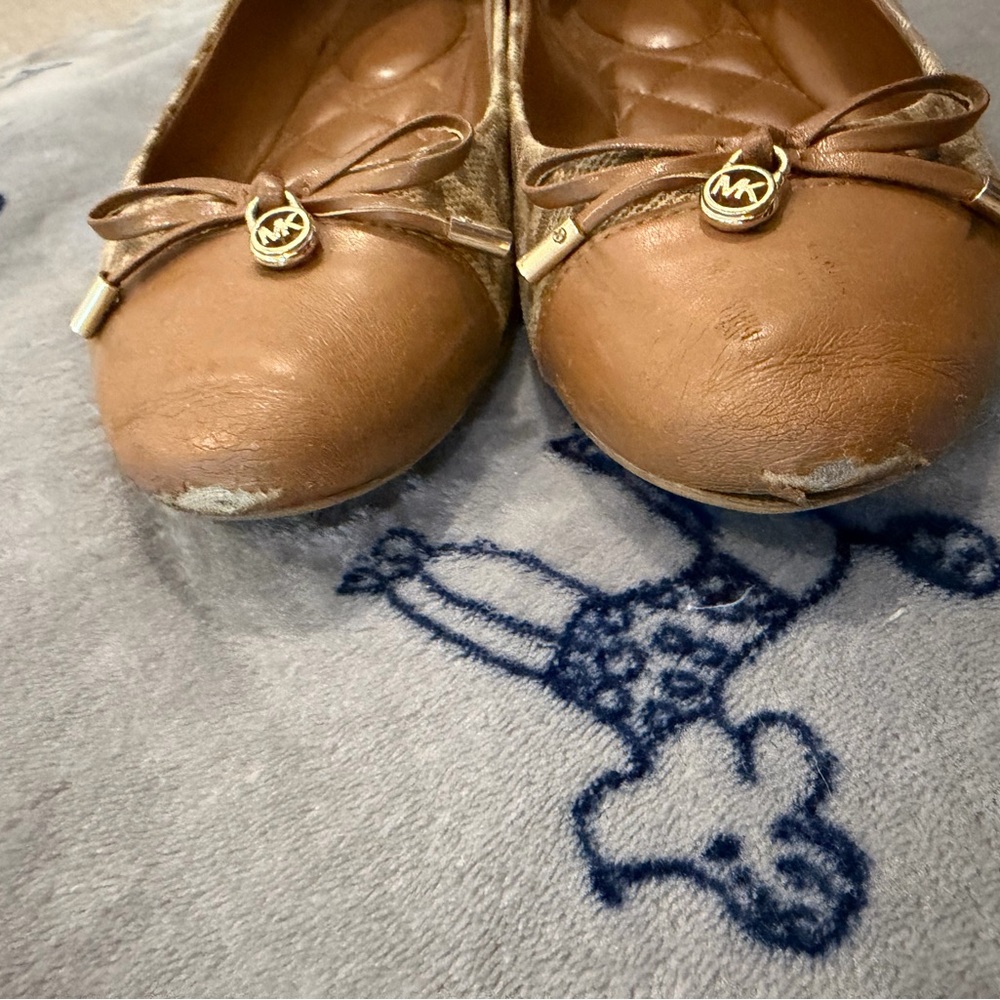Michael Kors MK Mandy Flats - Picture 3 of 4